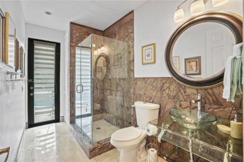 Купить виллу или дом в Катлер-Бей, Флорида 5 спален, 438.22м2, № 2152772 - фото 30