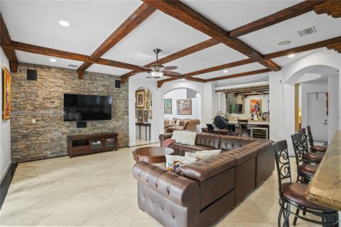 Купить виллу или дом в Катлер-Бей, Флорида 5 спален, 438.22м2, № 2152772 - фото 29