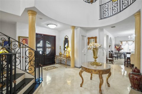 Купить виллу или дом в Катлер-Бей, Флорида 5 спален, 438.22м2, № 2152772 - фото 7