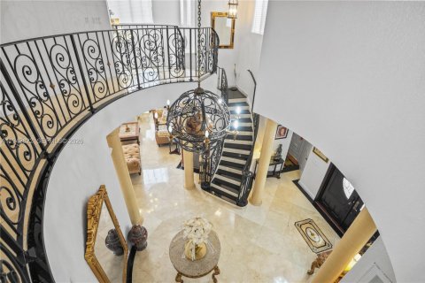 Купить виллу или дом в Катлер-Бей, Флорида 5 спален, 438.22м2, № 2152772 - фото 10