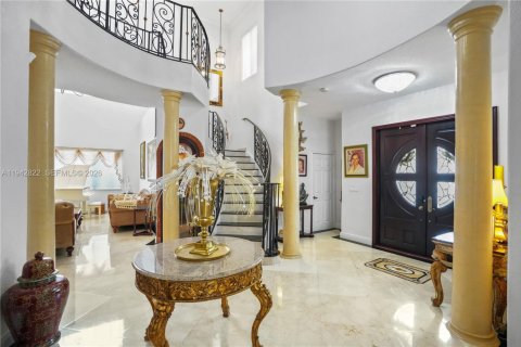 Купить виллу или дом в Катлер-Бей, Флорида 5 спален, 438.22м2, № 2152772 - фото 8