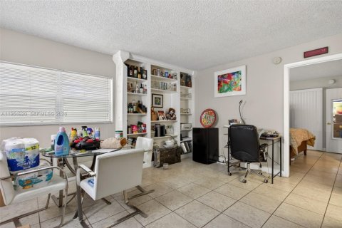 Condo in Coral Springs, Florida, 1 bedroom  № 2027233 - photo 4
