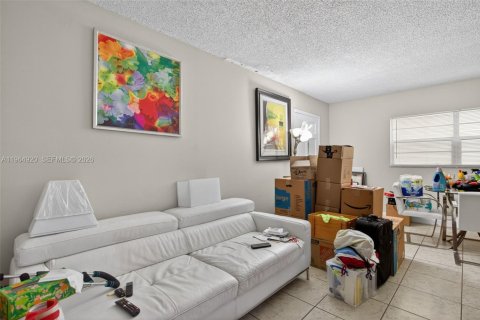Condo in Coral Springs, Florida, 1 bedroom  № 2027233 - photo 3