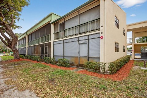 Condo in Coral Springs, Florida, 1 bedroom  № 2027233 - photo 13