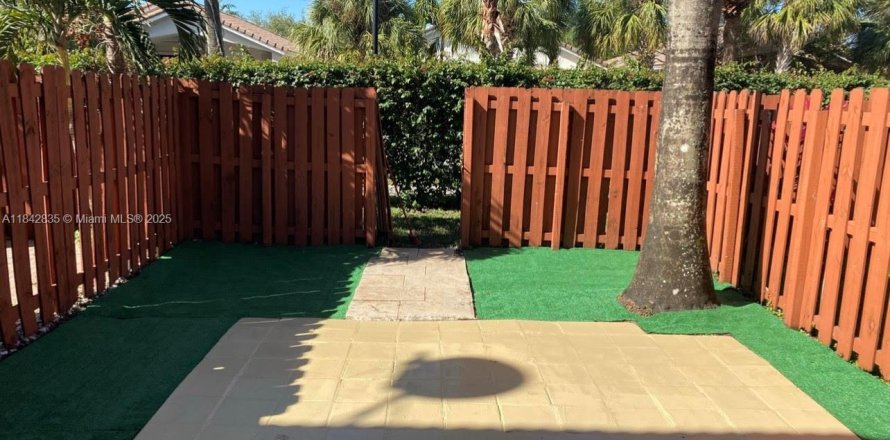 Condo in Doral, Florida, 3 bedrooms № 1836741