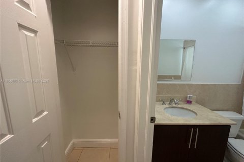 Appartement à louer à Hollywood, Floride № 1878705 - photo 13