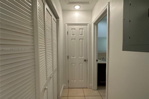 Appartement à louer à Hollywood, Floride № 1878705 - photo 11
