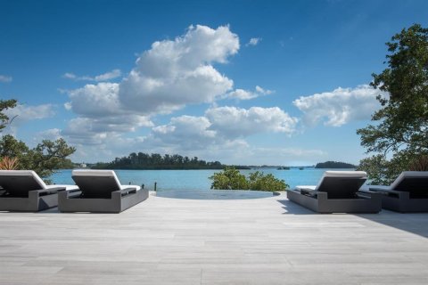 House in Sarasota, Florida 4 bedrooms, 756.04 sq.m. № 1746833 - photo 7
