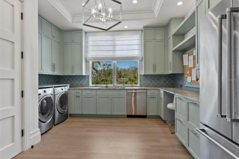 House in Sarasota, Florida 4 bedrooms, 756.04 sq.m. № 1746833 - photo 29