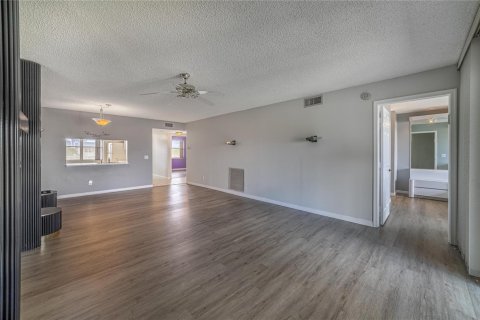 Condominio en Sunrise, Florida, 2 dormitorios  № 2153940