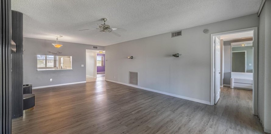 Condominio en Sunrise, Florida, 2 dormitorios  № 2153940