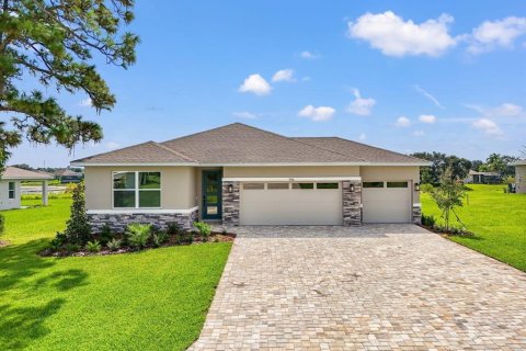 House in Weeki Wachee, Florida 4 bedrooms, 193.24 sq.m. № 2430370 - photo 10