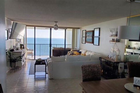 Condo in Saint Pete Beach, Florida, 2 bedrooms  № 1684816 - photo 15