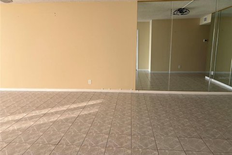 Condo in Saint Pete Beach, Florida, 2 bedrooms  № 1684816 - photo 12