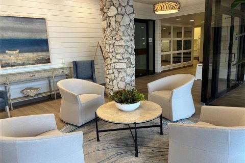 Condo in Saint Pete Beach, Florida, 2 bedrooms  № 1684816 - photo 7