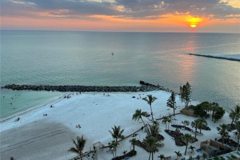 Condo in Saint Pete Beach, Florida, 2 bedrooms  № 1684816 - photo 5