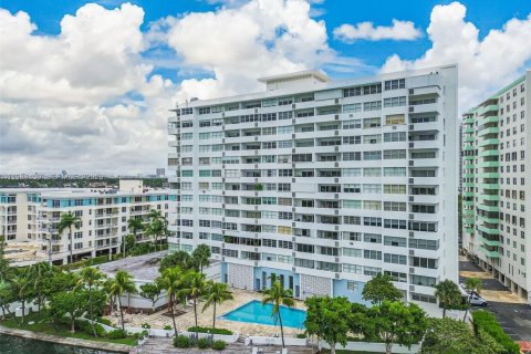 Купить кондоминиум в Майами-Бич, Флорида 50.54м2, № 2058598 - фото 5