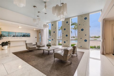 Купить кондоминиум в Майами-Бич, Флорида 50.54м2, № 2058598 - фото 12