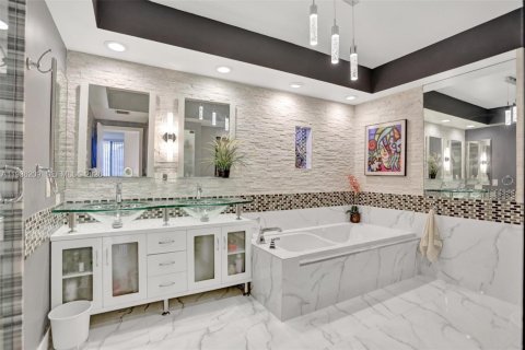 Copropriété à vendre à Aventura, Floride: 2 chambres, 167.22 m2 № 1996594 - photo 28