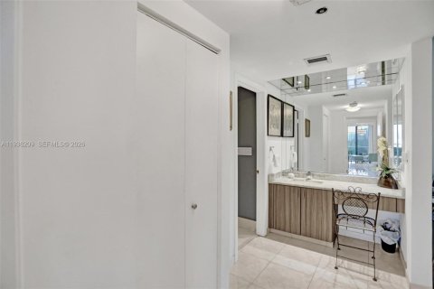 Copropriété à vendre à Aventura, Floride: 2 chambres, 167.22 m2 № 1996594 - photo 25