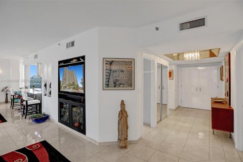 Copropriété à vendre à Aventura, Floride: 2 chambres, 167.22 m2 № 1996594 - photo 19