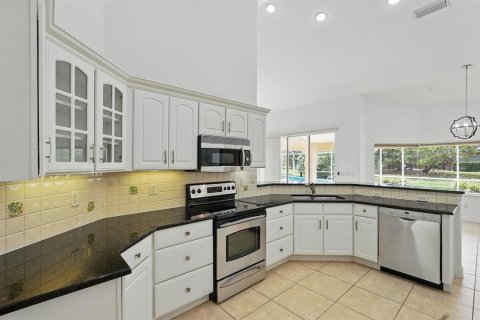 House in Palm Coast, Florida 3 bedrooms, 231.05 sq.m. № 1685206 - photo 15