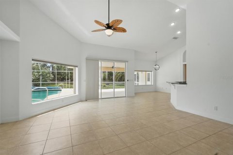 House in Palm Coast, Florida 3 bedrooms, 231.05 sq.m. № 1685206 - photo 6