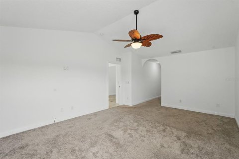 House in Palm Coast, Florida 3 bedrooms, 231.05 sq.m. № 1685206 - photo 21