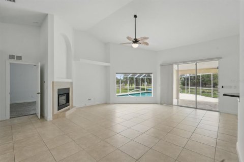House in Palm Coast, Florida 3 bedrooms, 231.05 sq.m. № 1685206 - photo 5