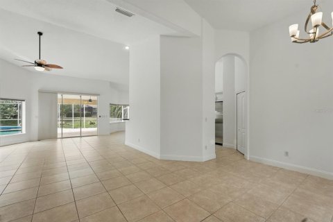 House in Palm Coast, Florida 3 bedrooms, 231.05 sq.m. № 1685206 - photo 10