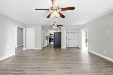 Villa ou maison à vendre à Saint Petersburg, Floride: 3 chambres, 158.21 m2 № 2388913 - photo 11