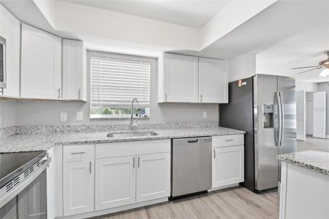 Villa ou maison à vendre à Saint Petersburg, Floride: 3 chambres, 158.21 m2 № 2388913 - photo 20