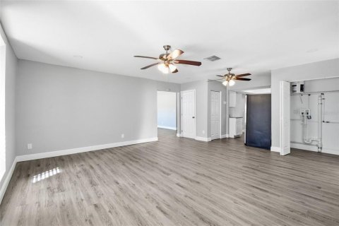 Villa ou maison à vendre à Saint Petersburg, Floride: 3 chambres, 158.21 m2 № 2388913 - photo 23
