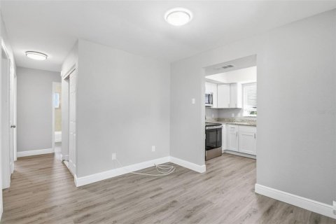 Villa ou maison à vendre à Saint Petersburg, Floride: 3 chambres, 158.21 m2 № 2388913 - photo 21