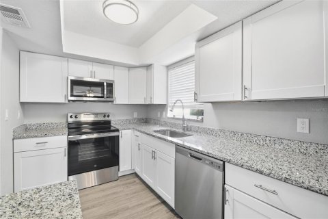 Villa ou maison à vendre à Saint Petersburg, Floride: 3 chambres, 158.21 m2 № 2388913 - photo 15