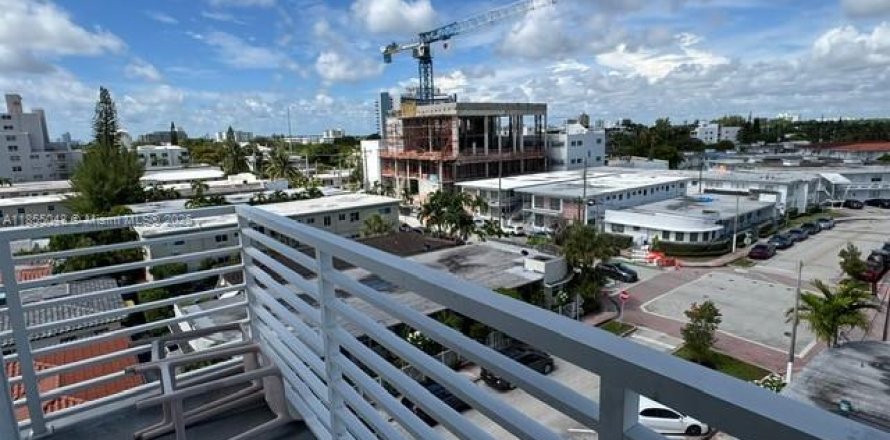 Condo in Miami Beach, Florida, 1 bedroom  № 2021118