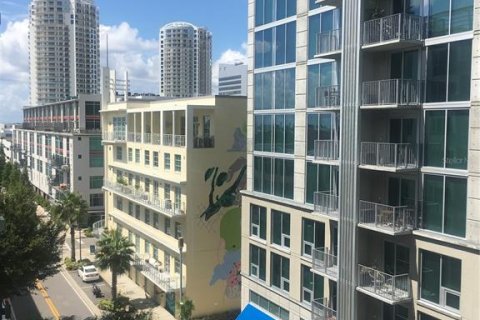 Condo in Tampa, Florida, 2 bedrooms  № 2379667 - photo 14