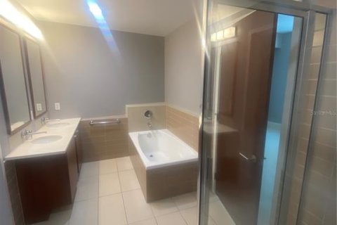 Condo in Tampa, Florida, 2 bedrooms  № 2379667 - photo 6