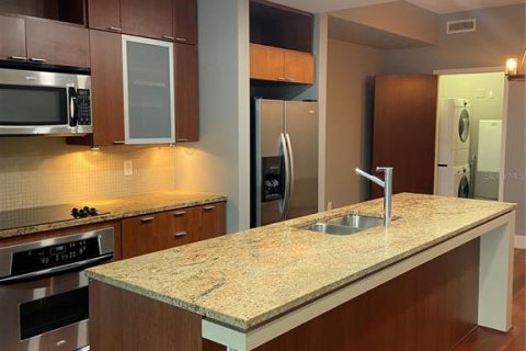 Condo in Tampa, Florida, 2 bedrooms  № 2379667 - photo 3
