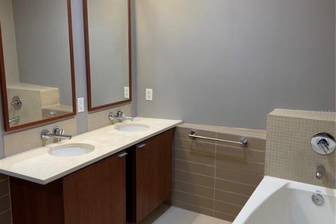 Condo in Tampa, Florida, 2 bedrooms  № 2379667 - photo 7
