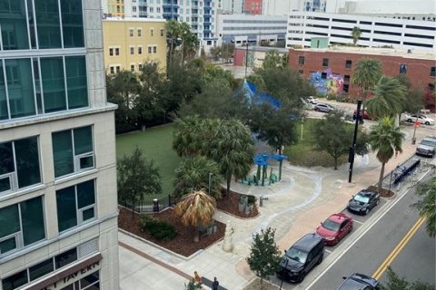 Condo in Tampa, Florida, 2 bedrooms  № 2379667 - photo 13