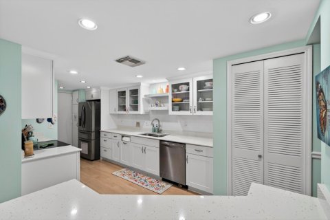 Condo in Indian River Shores, Florida, 3 bedrooms  № 2181854 - photo 3