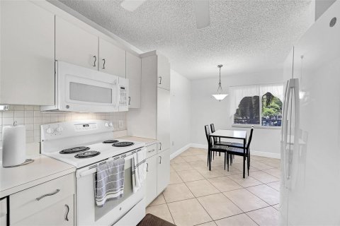 Condominio en venta en Sunrise, Florida, 2 dormitorios, 131.92 m2 № 2173149 - foto 3