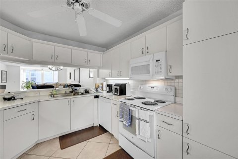 Condominio en venta en Sunrise, Florida, 2 dormitorios, 131.92 m2 № 2173149 - foto 2