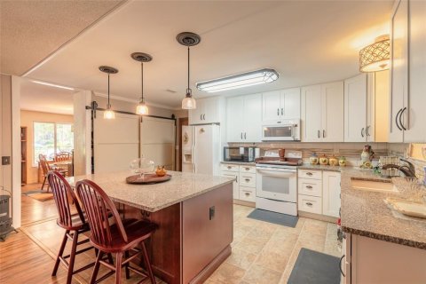 House in Daytona Beach, Florida 4 bedrooms, 178.37 sq.m. № 2394352 - photo 8