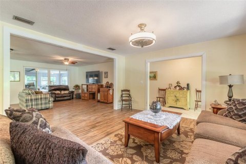 House in Daytona Beach, Florida 4 bedrooms, 178.37 sq.m. № 2394352 - photo 16