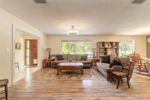 House in Daytona Beach, Florida 4 bedrooms, 178.37 sq.m. № 2394352 - photo 13