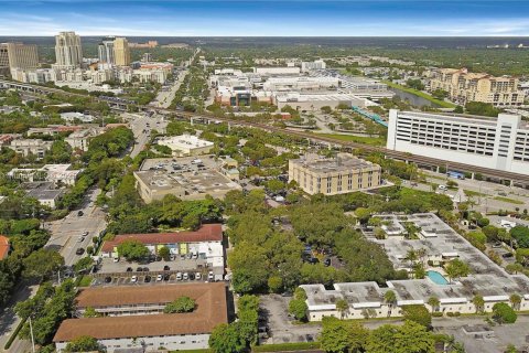Condominio en venta en Pinecrest, Florida, 2 dormitorios, 74.79 m2 № 1933640 - foto 4