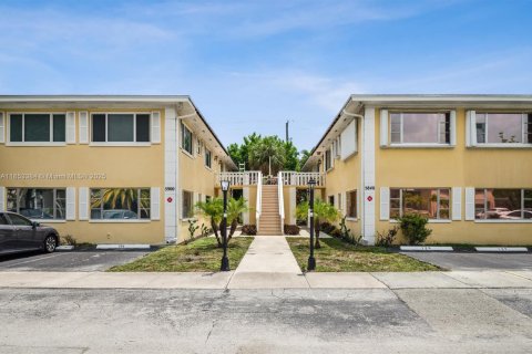 Condo in Fort Lauderdale, Florida, 2 bedrooms  № 1891912 - photo 4