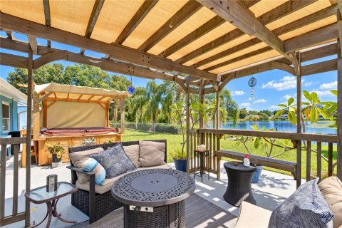 House in Tampa, Florida 3 bedrooms, 112.23 sq.m. № 2369385 - photo 9